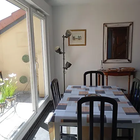 La Bonne Adresse Apartment *